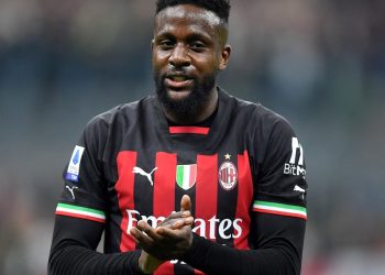 Fue verdugo del Barcelona de Messi y ahora se entrena solo en el Milan y a cambio de un salario exorbitante