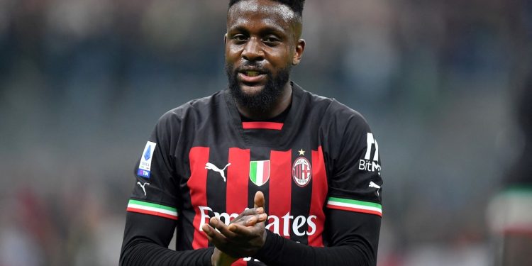 Fue verdugo del Barcelona de Messi y ahora se entrena solo en el Milan y a cambio de un salario exorbitante