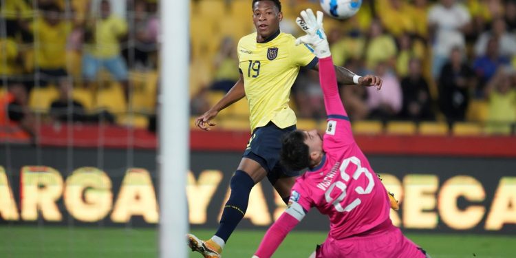 La Ecuador de Beccacece goleó y se ilusiona con el Mundial