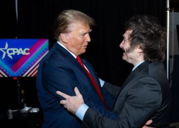 La foto con Trump, las llamadas perdidas y el misterio por el próximo embajador