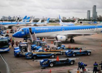 La Justicia anuló la reincorporación de tres pilotos de Aerolíneas Argentinas y se tensa el vínculo con el Gobierno