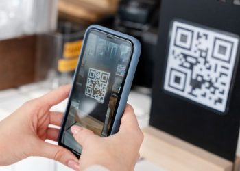 La pelea entre Mercado Pago y los bancos crece: ahora afecta a los pagos QR