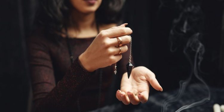 La piedra preciosa de la protección ideal para los últimos meses del año: cómo activarla y hacer el ritual de limpieza