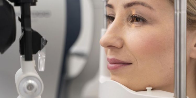 La vitamina clave para tener un ojo de águila y dejar los lentes para siempre