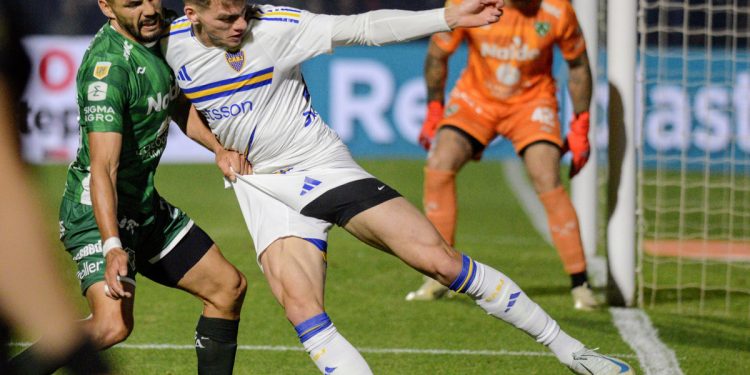 La vuelta de Zenón, clave en la levantada de Boca y gol después de seis meses