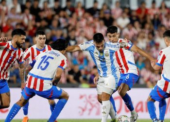 Lautaro Martínez y la bronca con el árbitro Daronco por no expulsar a Alderete