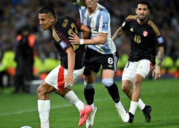 Leo Balerdi, con Olé: volver a la Bombonera, el gol de Lautaro y jugar con Messi