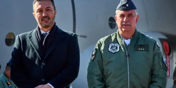 Amor en el aire: El Relevo del jefe de la Fuerza Aérea. ¿un inesperado capítulo de película?