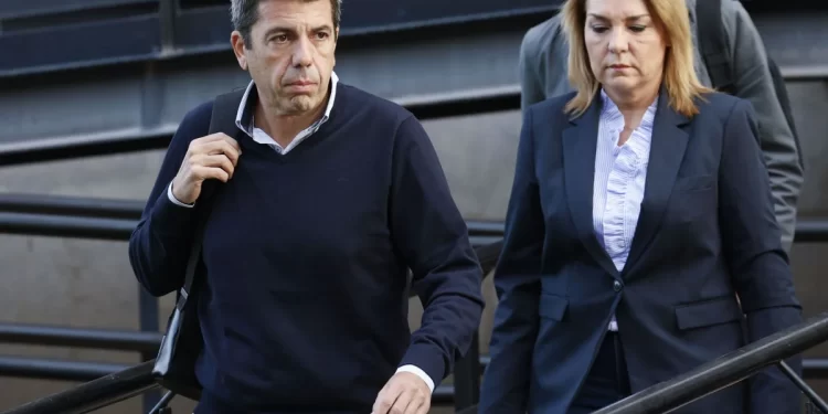 Mazón oficializa su nuevo Gobierno y otorga al vicepresidente Gan Pampols competencias de «coordinación»