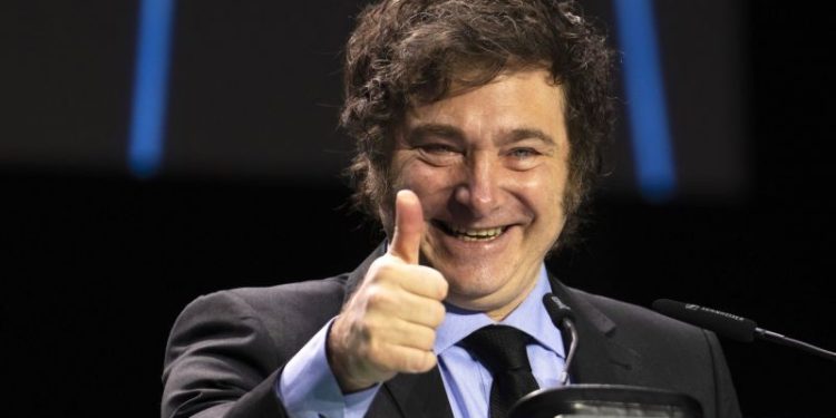 Milei pronosticó una devaluación del 1% mensual si la inflación sigue cayendo: cuándo será
