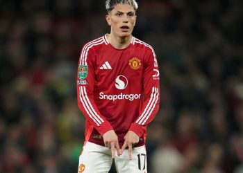 Partidos de hoy, domingo 10 de noviembre: horario y cómo ver fútbol en vivo