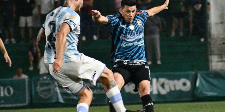 Polémico empate entre Excursio y Argentino de Quilmes