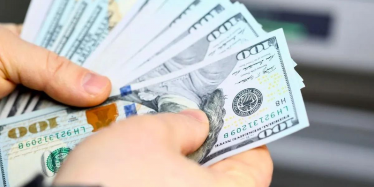 Precio del dólar blue hoy: a cuánto cotiza el lunes 18 de noviembre con el MEP y el CCL