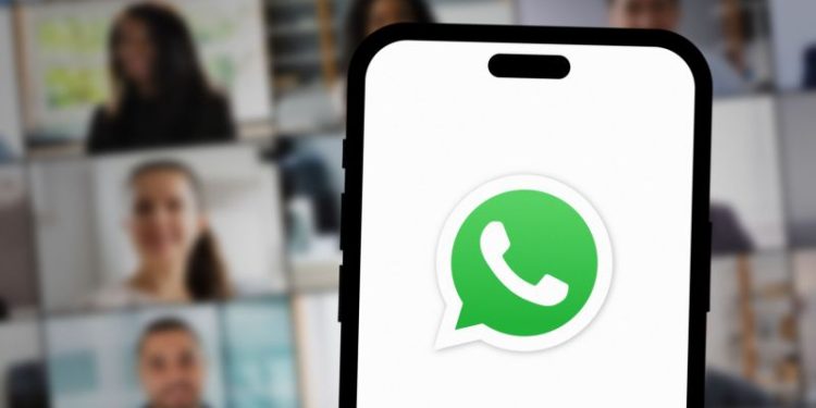Qué significa sacar la foto de perfil en WhatsApp, según la psicología