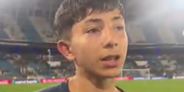 Quién es el alcanzapelotas de Racing héroe vs. Corinthians y qué jugadores lo felicitaron