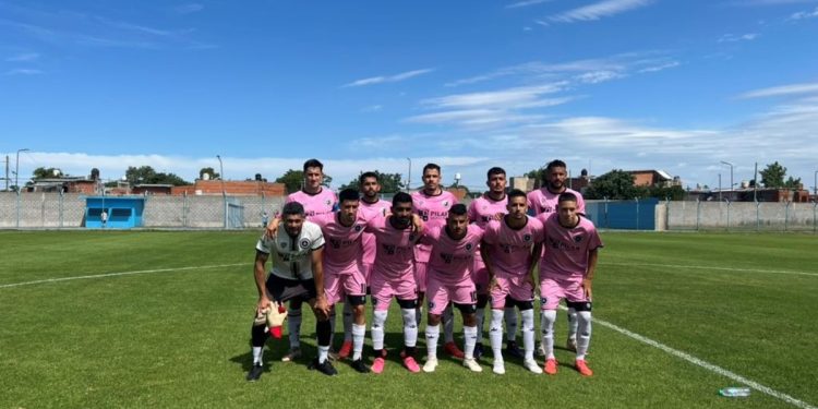 Real Pilar empató y sigue líder e invicto