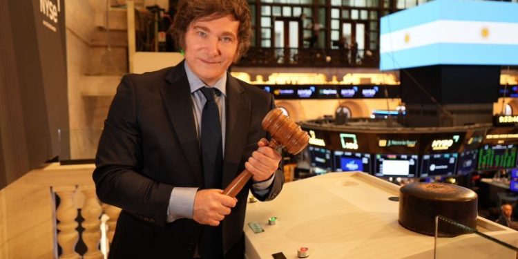 Reservas y macro, lo que se pregunta al mercado antes de una recalificación de la deuda