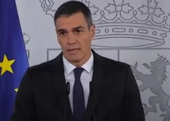 Sánchez admite que la respuesta «no ha sido suficiente» y redobla la ayuda del Estado a Valencia