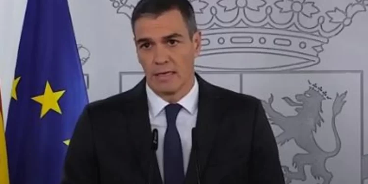 Sánchez admite que la respuesta «no ha sido suficiente» y redobla la ayuda del Estado a Valencia