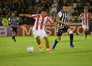Sand figura y San Martín de Tucumán a un paso de la final