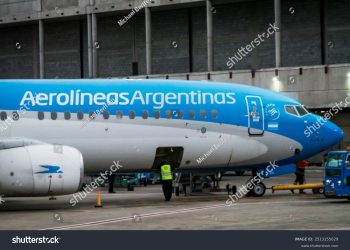Finalmente, Aerolíneas Argentinas y los gremios alcanzan un preacuerdo