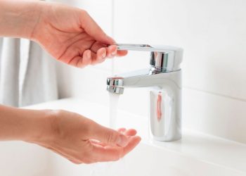 Todos los aumentos que llegan en noviembre: transporte, agua, prepagas, alquileres y más