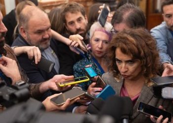 Trabajo negociará la jornada de 37,5 horas solo con los sindicatos y castiga a la CEOE sin ayudas