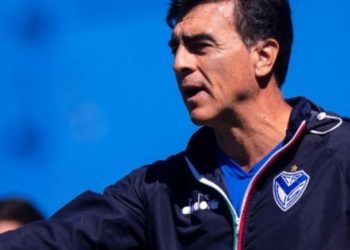 Vélez visita a Riestra en busca de seguir sumando en la tabla