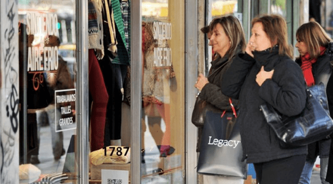 Positivo: Por primera vez en dos años crecen ventas en comercios minoristas