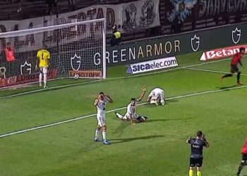 Video: el gol legítimo que le anularon a Platense contra Riestra