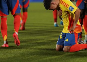 Video: el golazo de tiro libre de Juanfer Quintero ante Uruguay
