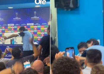Video: el tierno encuentro de Gustavo Costas con su hijo en la conferencia de prensa