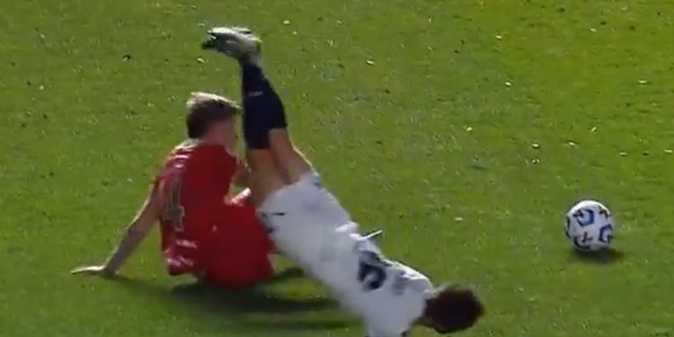 Video: la tremenda patada de Coronel a Bouzat