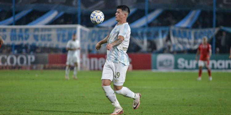 Video: los goles del partidazo que Atlético Tucumán le ganó a Huracán