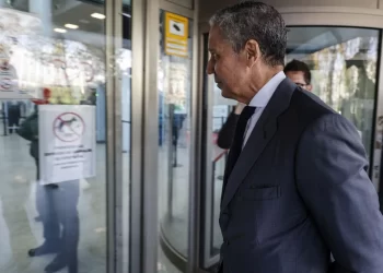 La Audiencia de Valencia mantiene en libertad a Zaplana al no apreciar riesgo de fuga tras ser condenado