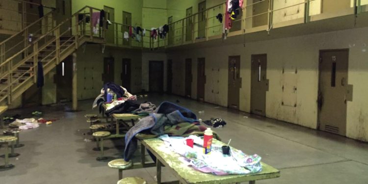 Presos en cárceles federales serán obligados a realizar tareas de mantenimiento y limpieza