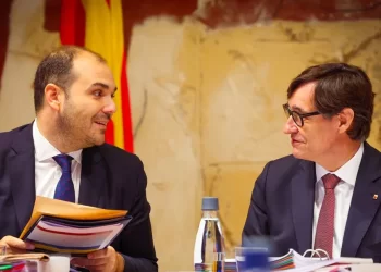 Illa defiende el «cambio de etapa» y no descarta verse con Puigdemont