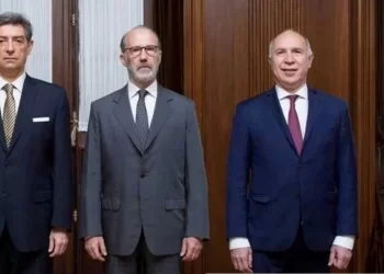 La Corte Suprema hizo saber que podrá funcionar con tres ministros y el gobierno respondió con dureza