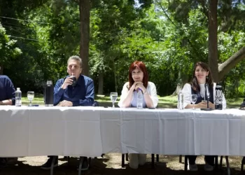 Reproches y pases de factura en la cumbre de Cristina Kirchner con Kicillof y Massa