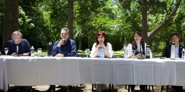Reproches y pases de factura en la cumbre de Cristina Kirchner con Kicillof y Massa