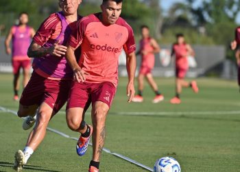 Acuña, el otro reencuentro especial en Racing-River