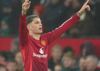 Además de Garnacho, quién es el otro argentino que ganó el Puskas al mejor gol del año