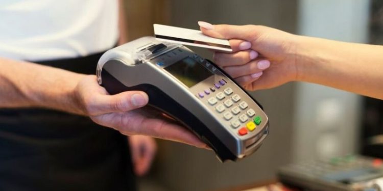 ARCA: tras la medida, estas personas no podrán usar su tarjeta de crédito en 2025