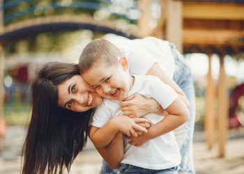 Atención AUH: el requisito que ANSES exige cumplir para cobrar un bono extra en diciembre antes de fin de año