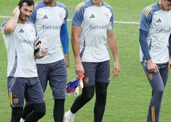 Chiquito Romero sigue con molestias en la rodilla y otra vez se quedaría afuera