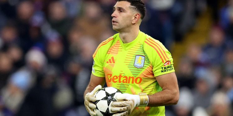 Con el Dibu desde el arranque, Aston Villa visita a Leipzig