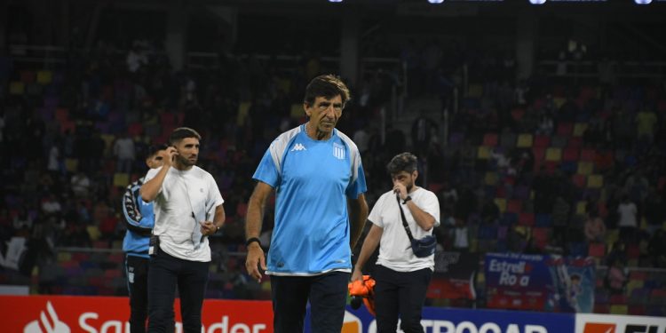 Costas, abatido: “No tenemos que ser mediocres”