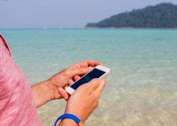 Cuidá el celular: los 7 consejos que tenés que seguir para que no se te rompa el teléfono en las vacaciones