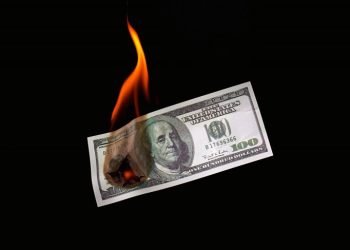 Derrumbe del dólar: las operaciones que tiran abajo la cotización