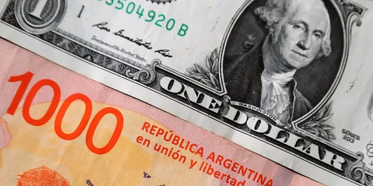 Clase media Argentina: Tiene 40 años o menos y exige, sin dudas, un peso fuerte, dolarización o canasta de monedas.